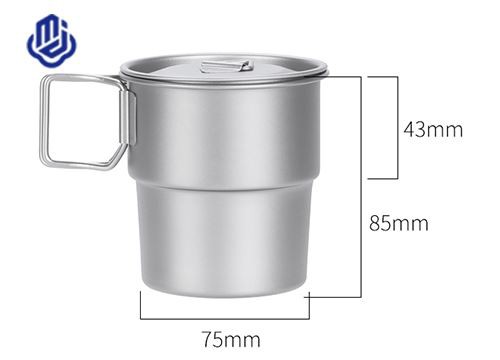 Bierbecher aus reinem Titan